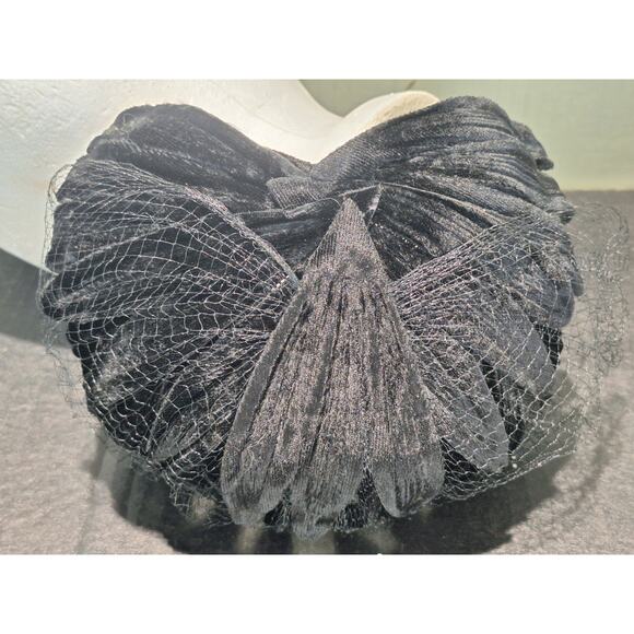 Vintage 1950s Black Cocktail Hat Veil Fascinator Buckram Mesh Velvet Trim NM main image 4